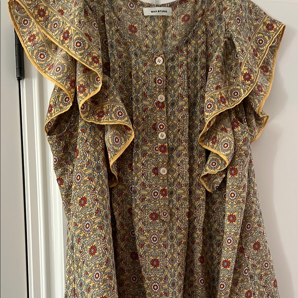Max Studio floral ruffle blouse